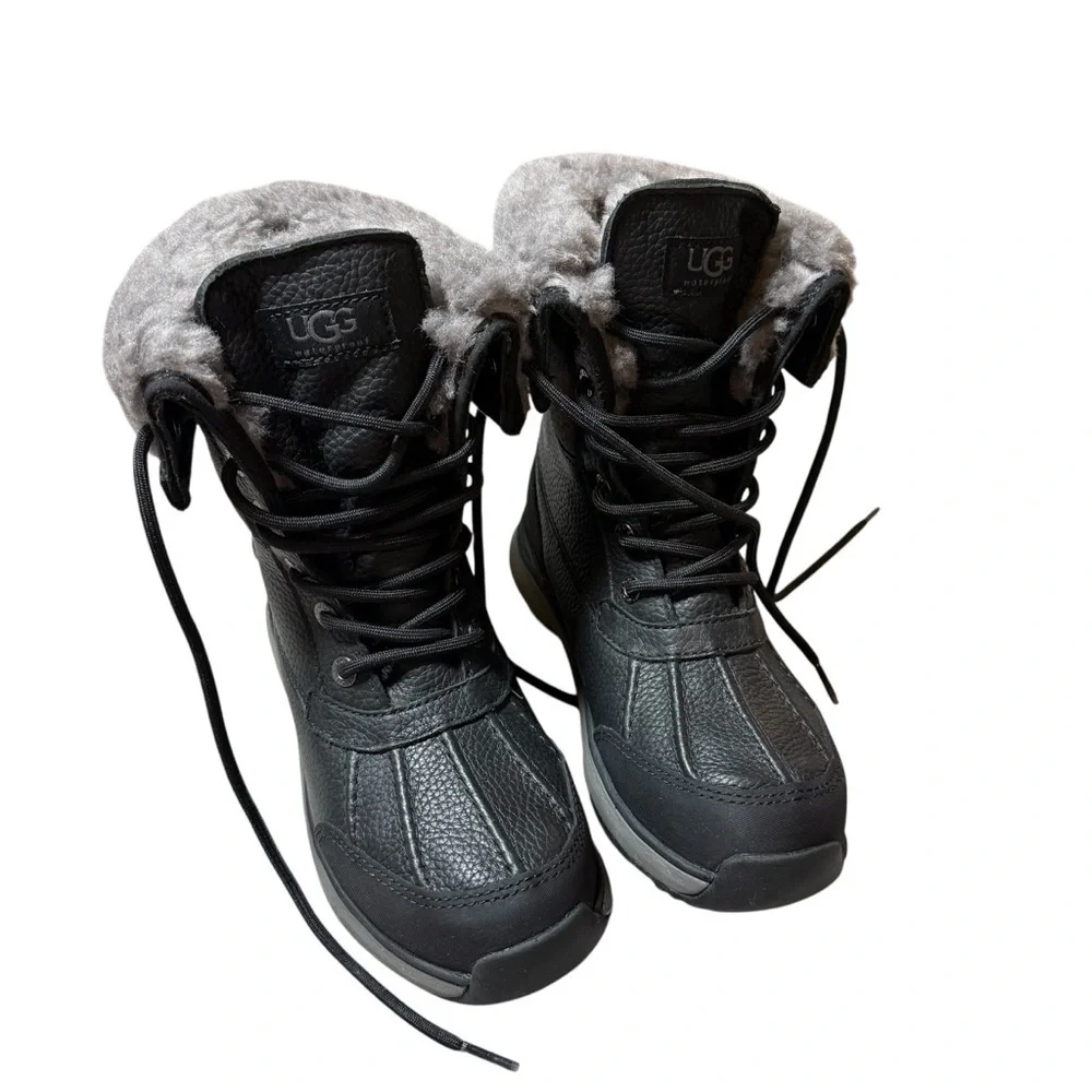 NEW Ugg Women’s Adirondack III Waterproof Fur Boot in Black/Grey Size 5